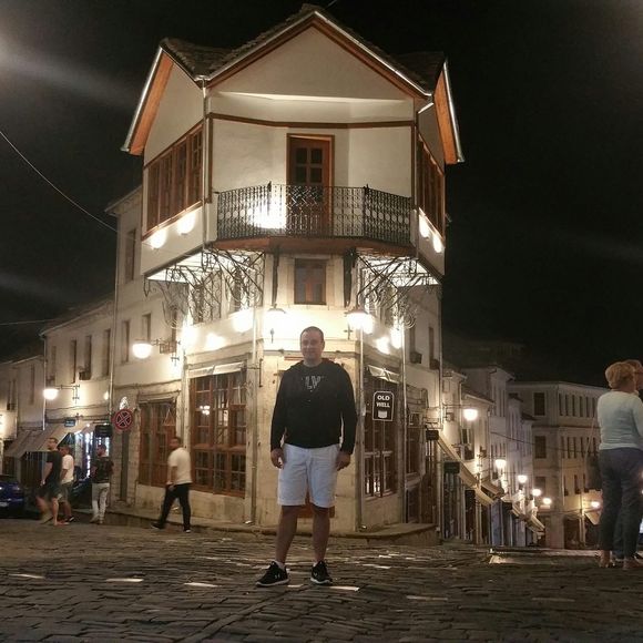 Meet your Posher, Eni - Picture 1 of 1